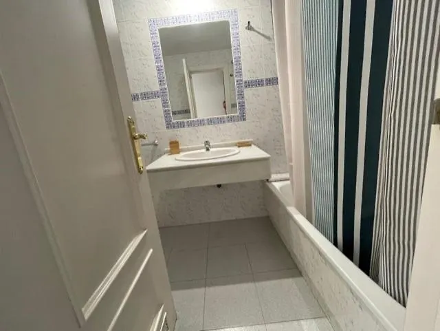 Amazing Apartment For Families Up To 6 Persons Benalmádena 0*,  Spanien